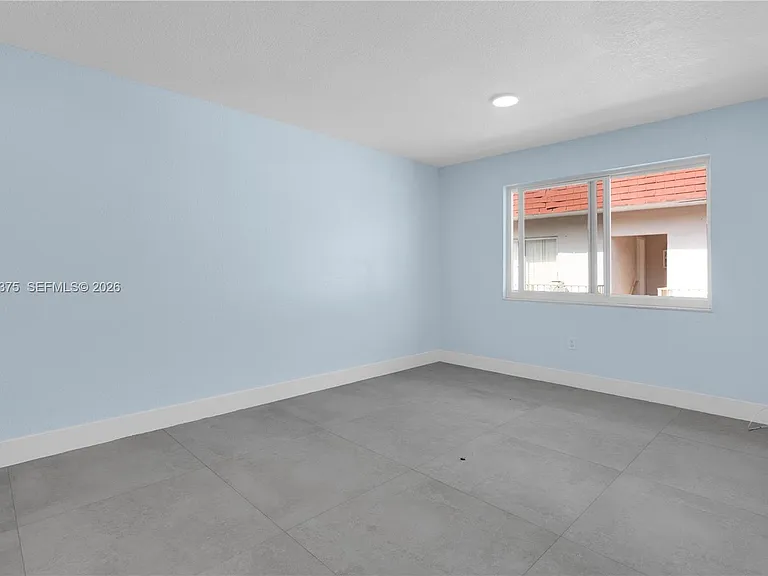 1250 SW 4th St #6 — Photo 9