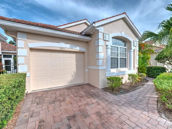 7823 33rd St E #20, Sarasota, FL 34243