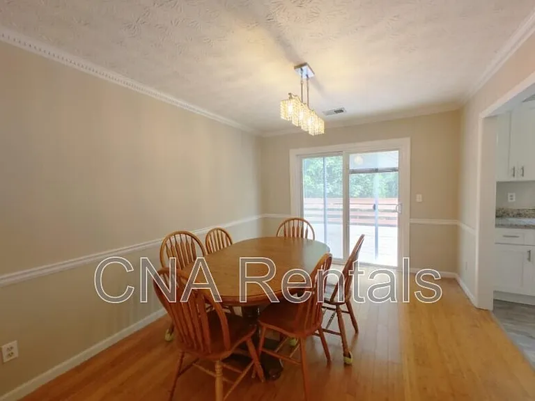 4635 Hampton Square Dr — Photo 5