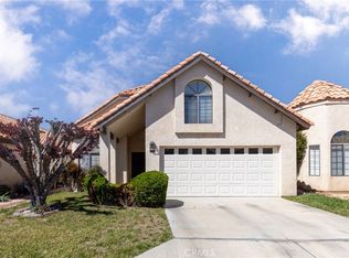 19268 Olive Way, Apple Valley, CA 92308