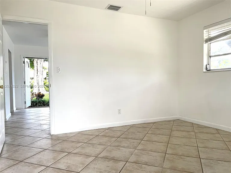 225 NW 23rd St #1 — Photo 13
