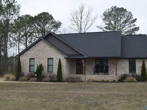 318 Kayla Cir, Boaz, AL 35957