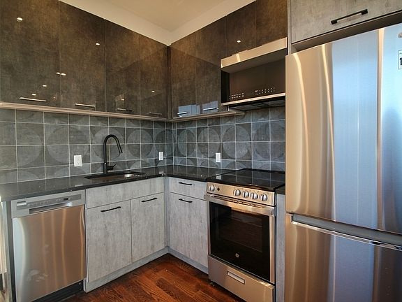 2nd image of 340 Irving Ave #2D