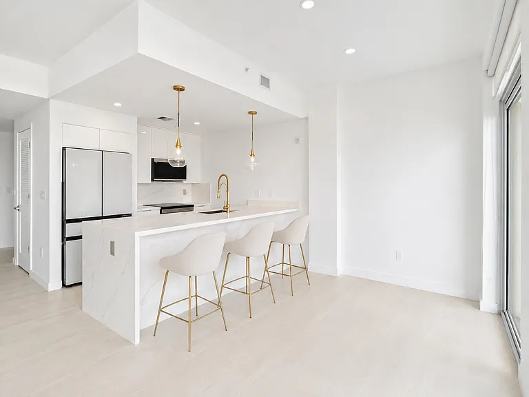 3301 NE 1st Ave #L08 — Photo 2