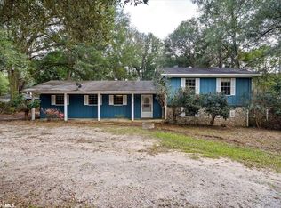 910 Whispering Pines Rd, Daphne, AL 36526