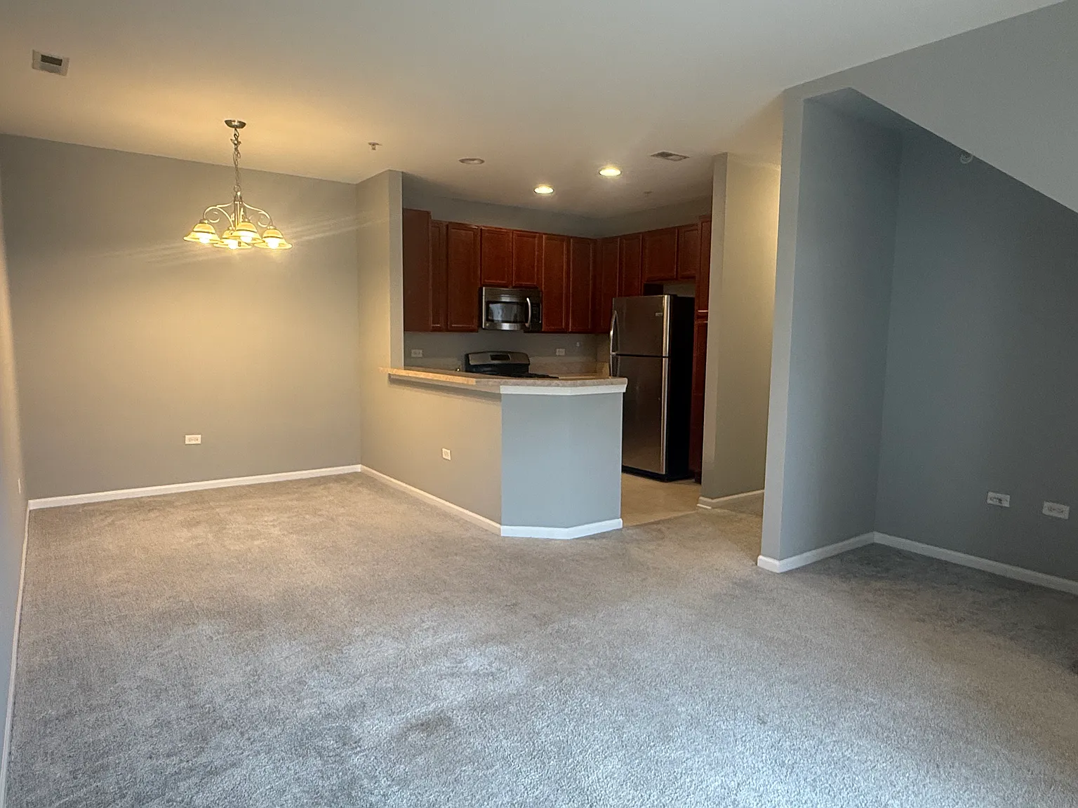 2 bed, 1100 sqft, $2,000 — Photo 3