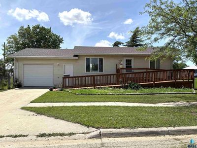 107 E 4th Ave, Miller, SD, 57362