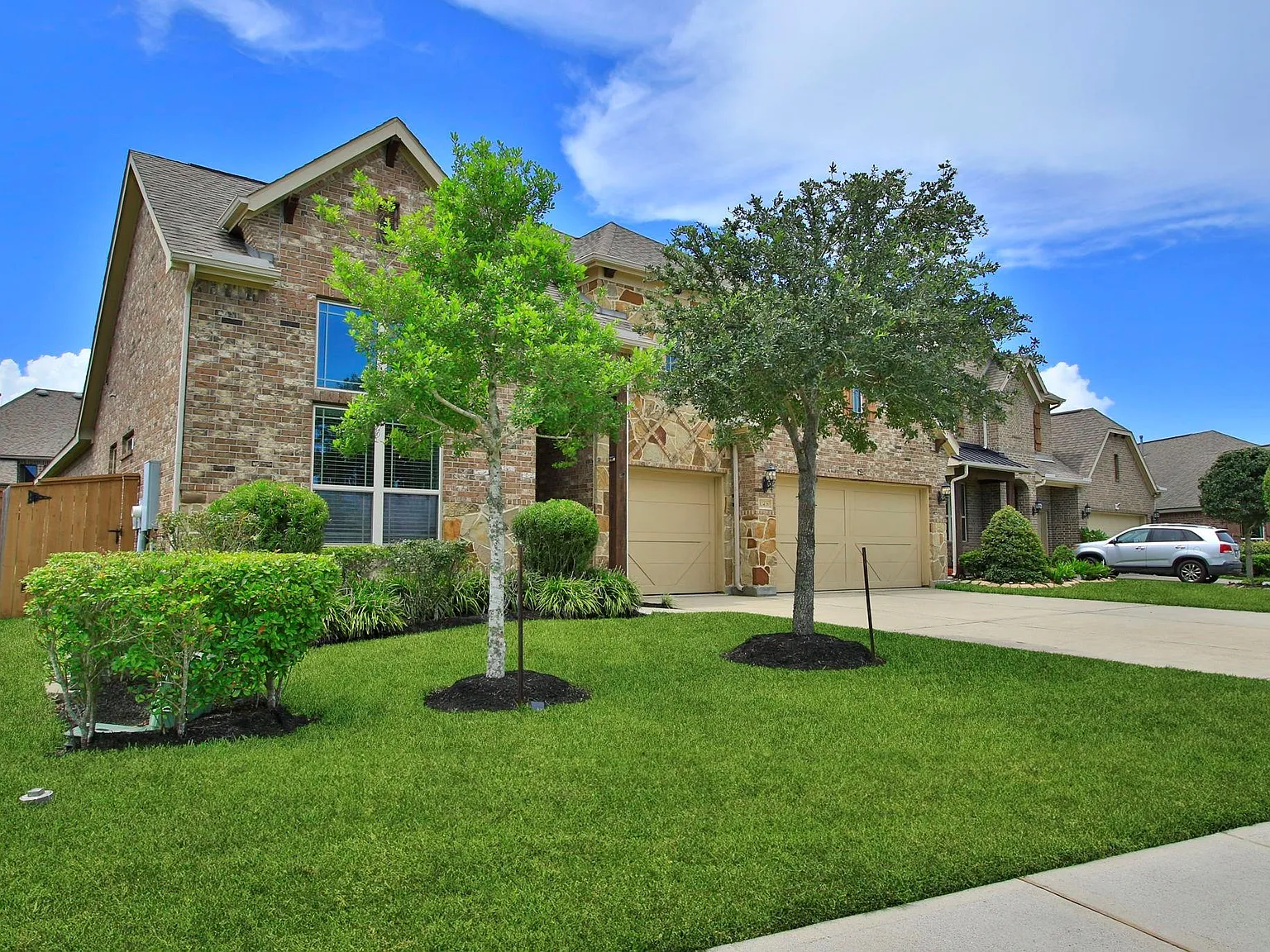 3 bed, 2.5 bath, 2908 sqft, $2,950 — Photo 3