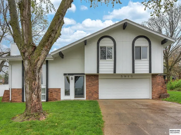 5913 N 110th Cir, Omaha, NE 68164
