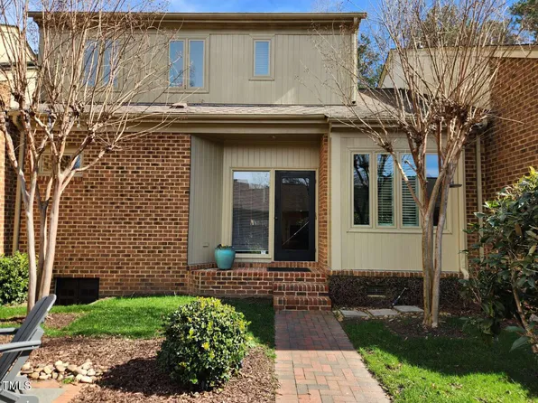 27 Innisfree Dr, Durham, NC 27707