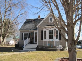 1910 River St, Burlington, IA 52601