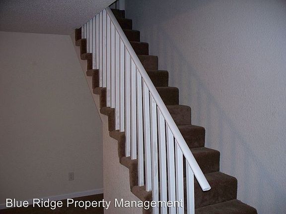 4th image of 41 Tulip Grove Cir APT 3