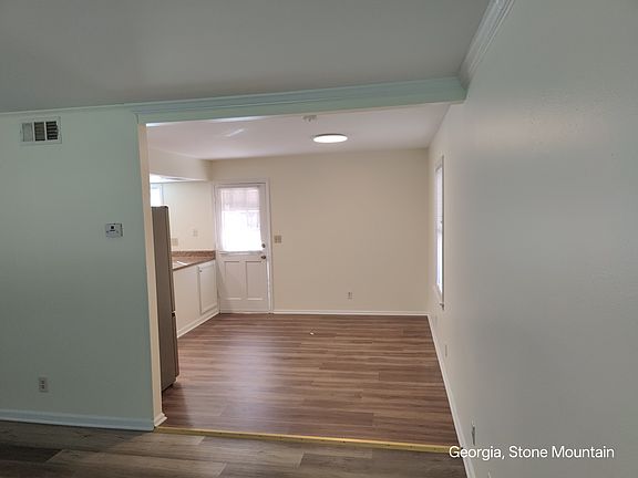 3rd image of 1126 Sexton Dr