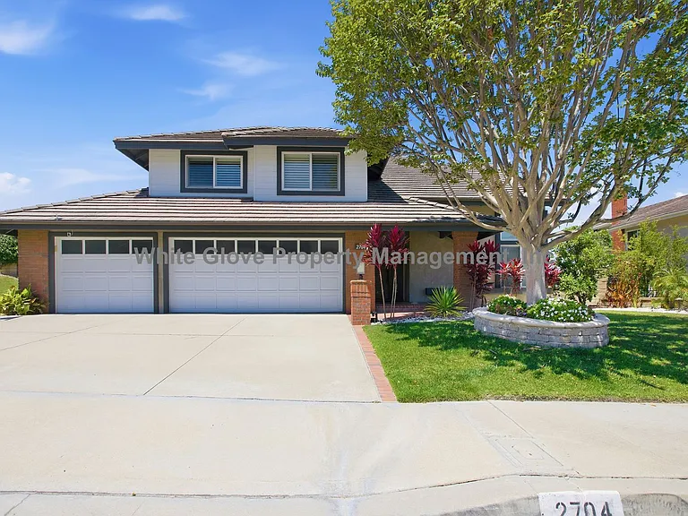 2704 N Vista Heights Ave — Photo 1