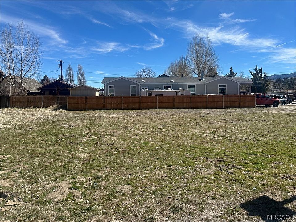 1st image of 900 Greenway Dr
