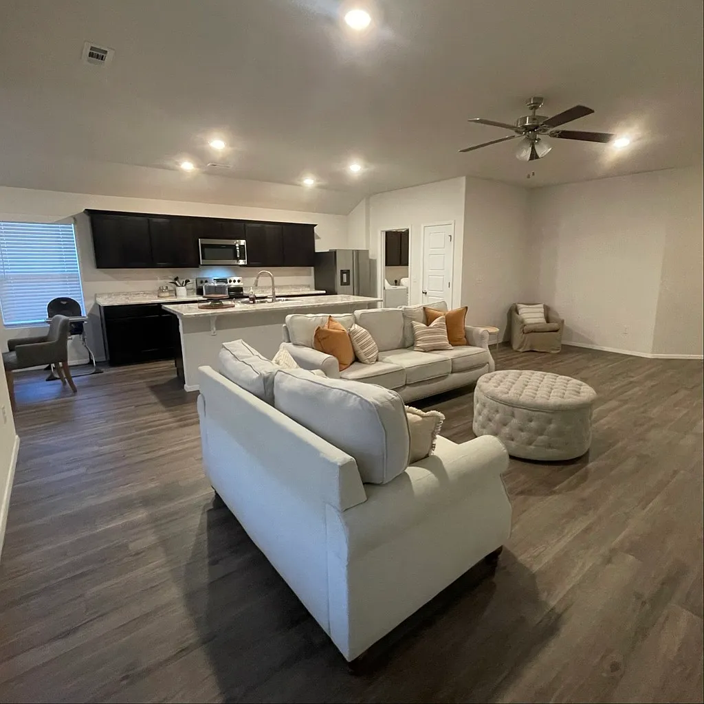 Pending - Bright & Open 3/2/2 in Fort Smith Hot Growth area along Chad Colley — Photo 4