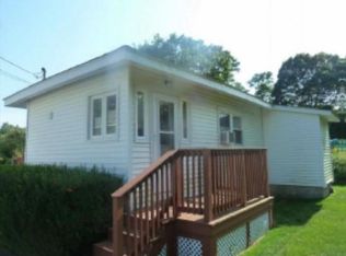 39 Bradford Ave, Warwick, RI 02818