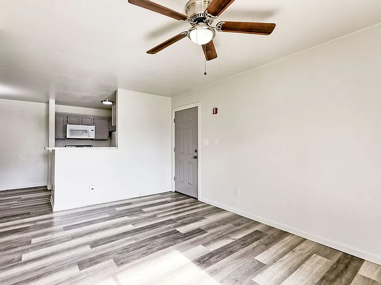2856 17th Ave #103 — Photo 33