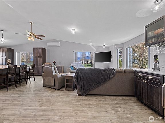 4th image of 17771 Dunbar Road