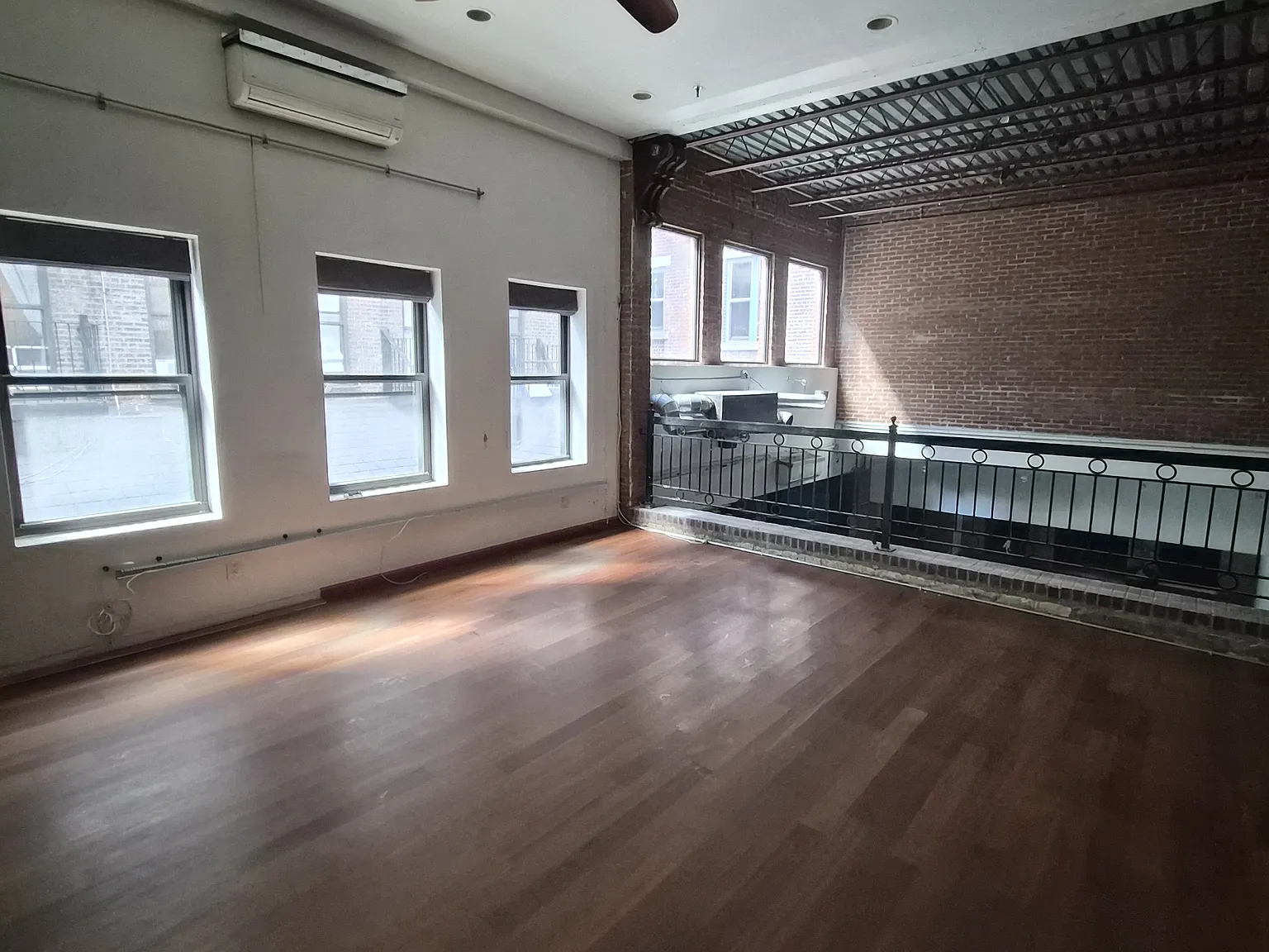 407 West 39th Street — Photo 4