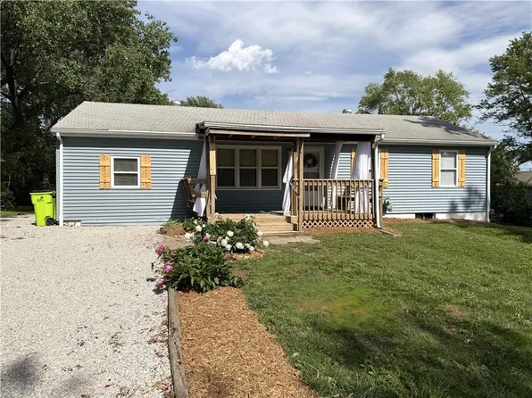17223 Chula Vista Dr, Belton, MO 64012