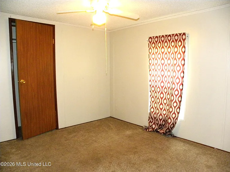 18265 Robin Oaks Dr — Photo 27