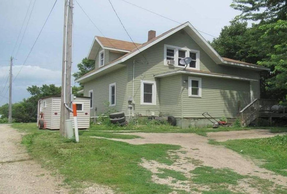 2nd image of 105 Axel Ave W