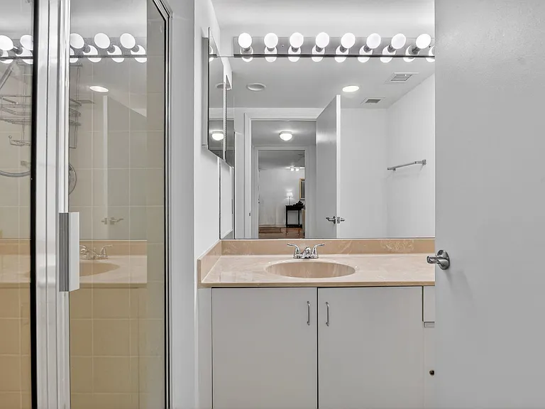 120 SE 5th Ave #520 — Photo 33
