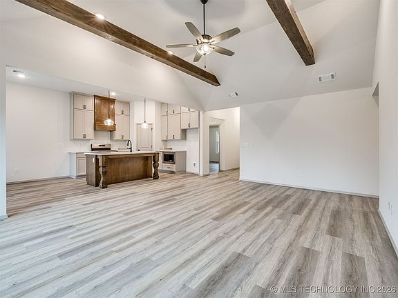 7th image of this home