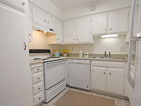 5th image of 1558 Canna Ct