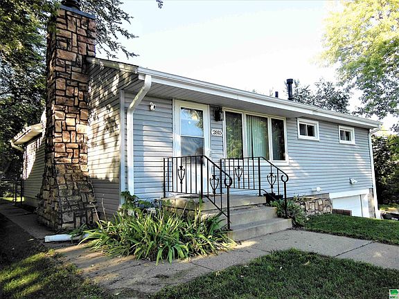4th image of 2815 Laurel Ave