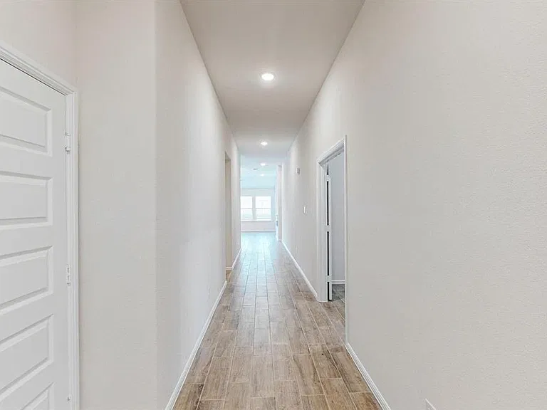 5809 Sandown Dr — Photo 22