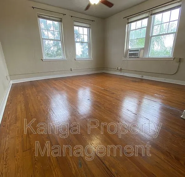 523 24th St #8 — Photo 3