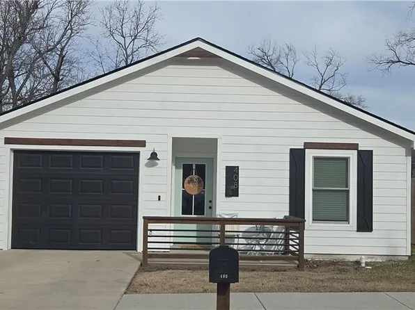 408 Lincoln Ave, Osawatomie, KS 66064