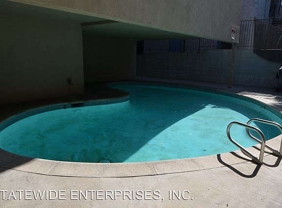 3rd image of 11825 Gilmore St APT 201