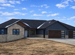 14435 Mill Ridge Rd, Dubuque, IA 52002