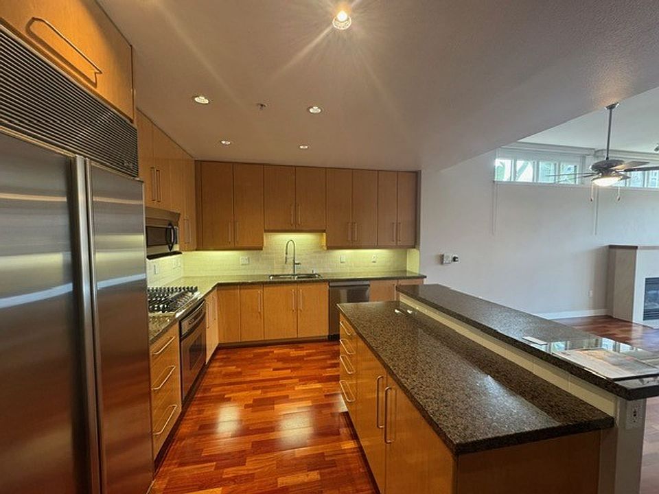 1st image of 700 West Hbr #103