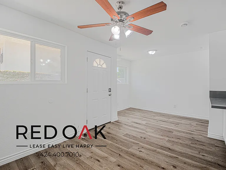 545 W 14th St #22 — Photo 8