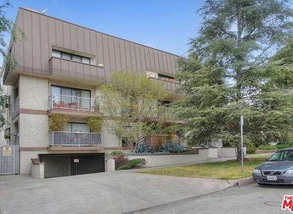 2nd image of 2225 N Beachwood Dr APT 205