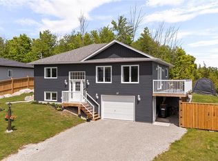 37 Easton Ave, Pt McNicoll, ON L0K1R0