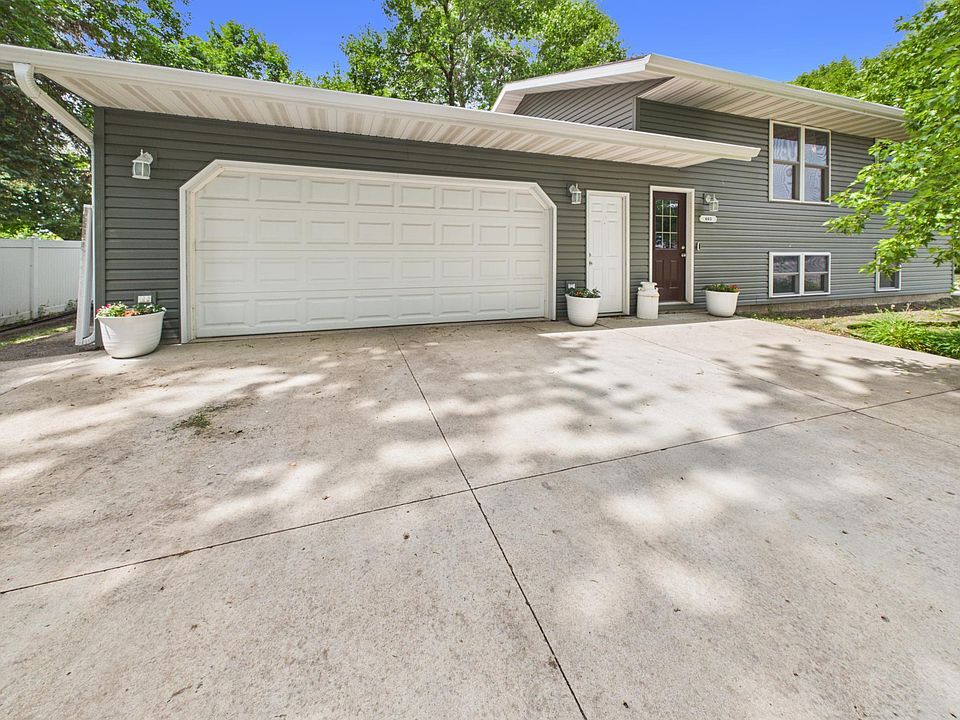 1st image of 403 5th Ave SE