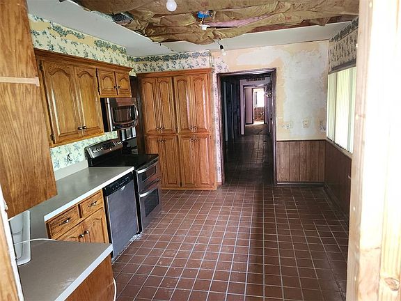 4th image of 1400 Howard Dr