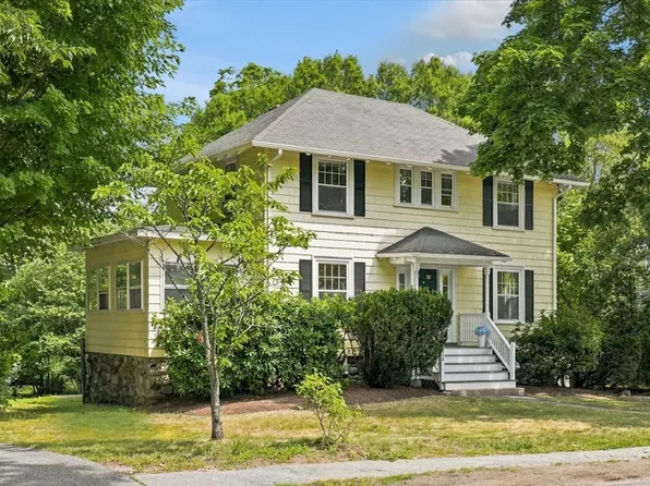 286 Porter St, Melrose, MA 02176