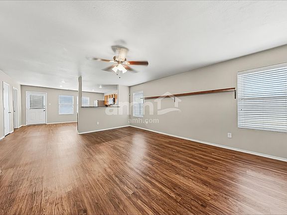 5th image of 301 Azalea Dr