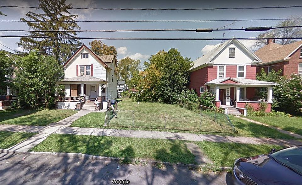 1st image of 1862 Pierce Ave