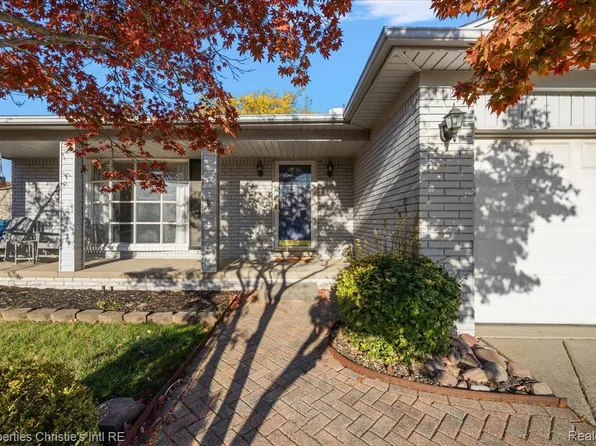 15900 Cumberland St, Riverview, MI 48193