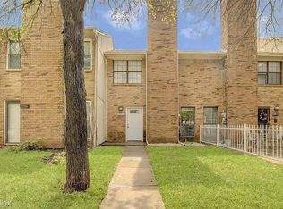 2212 Colony Ct, Dallas, TX 75235