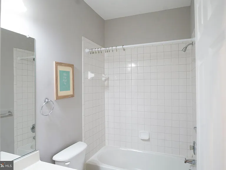 4281 S Capitol St SW — Photo 6