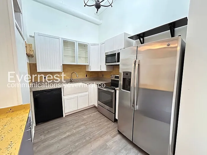 2 bed, 1.0 bath, 1130 sqft, $2,495 — Photo 3