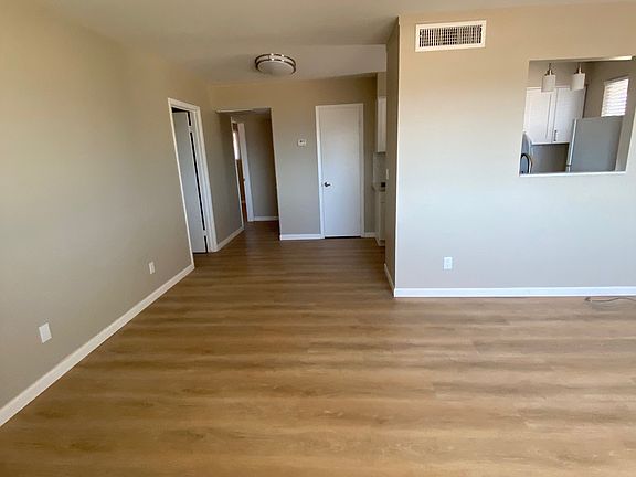 5th image of 482 Monaco Ln APT 4